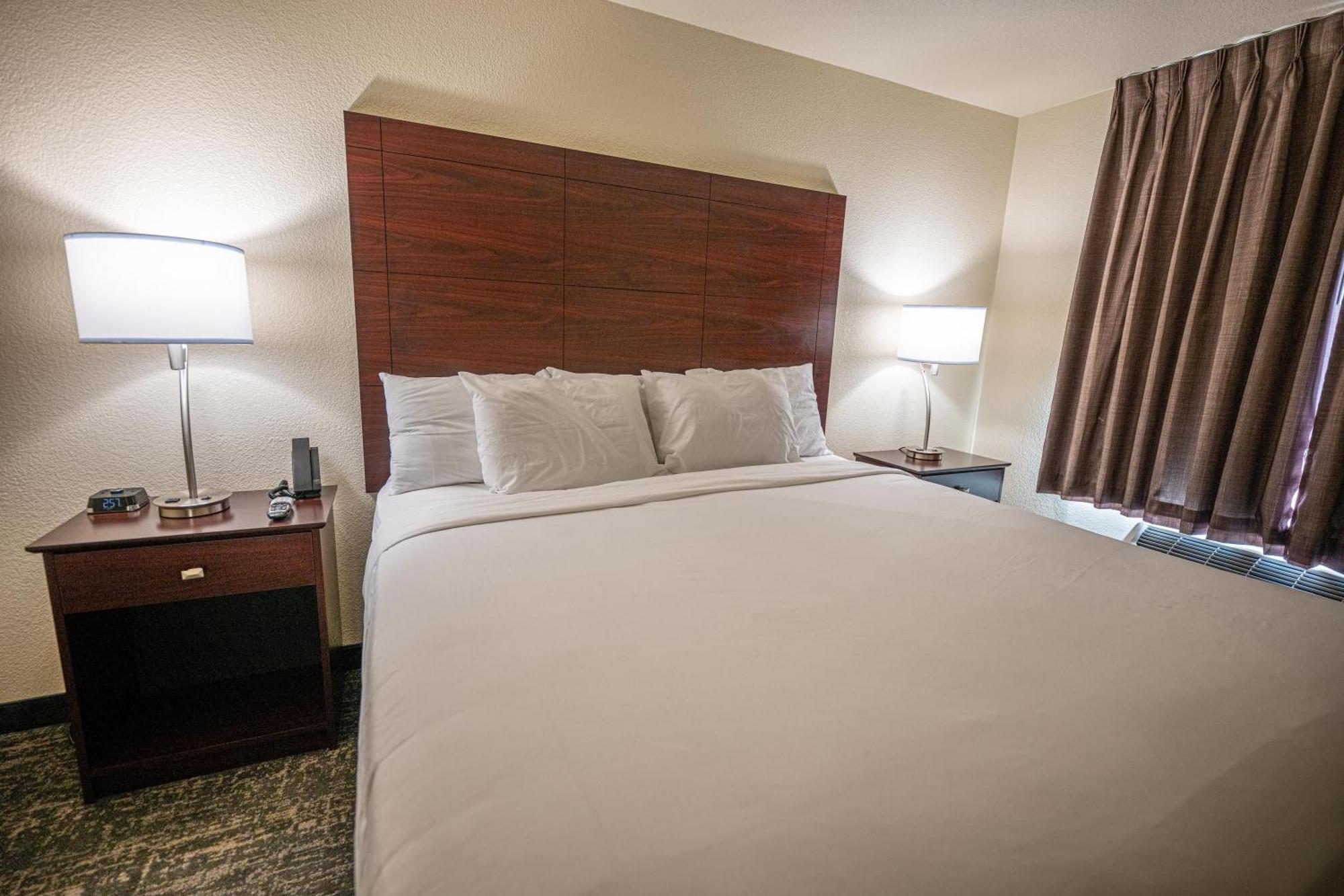 Cobblestone Hotel & Suites - Lamar Bagian luar foto