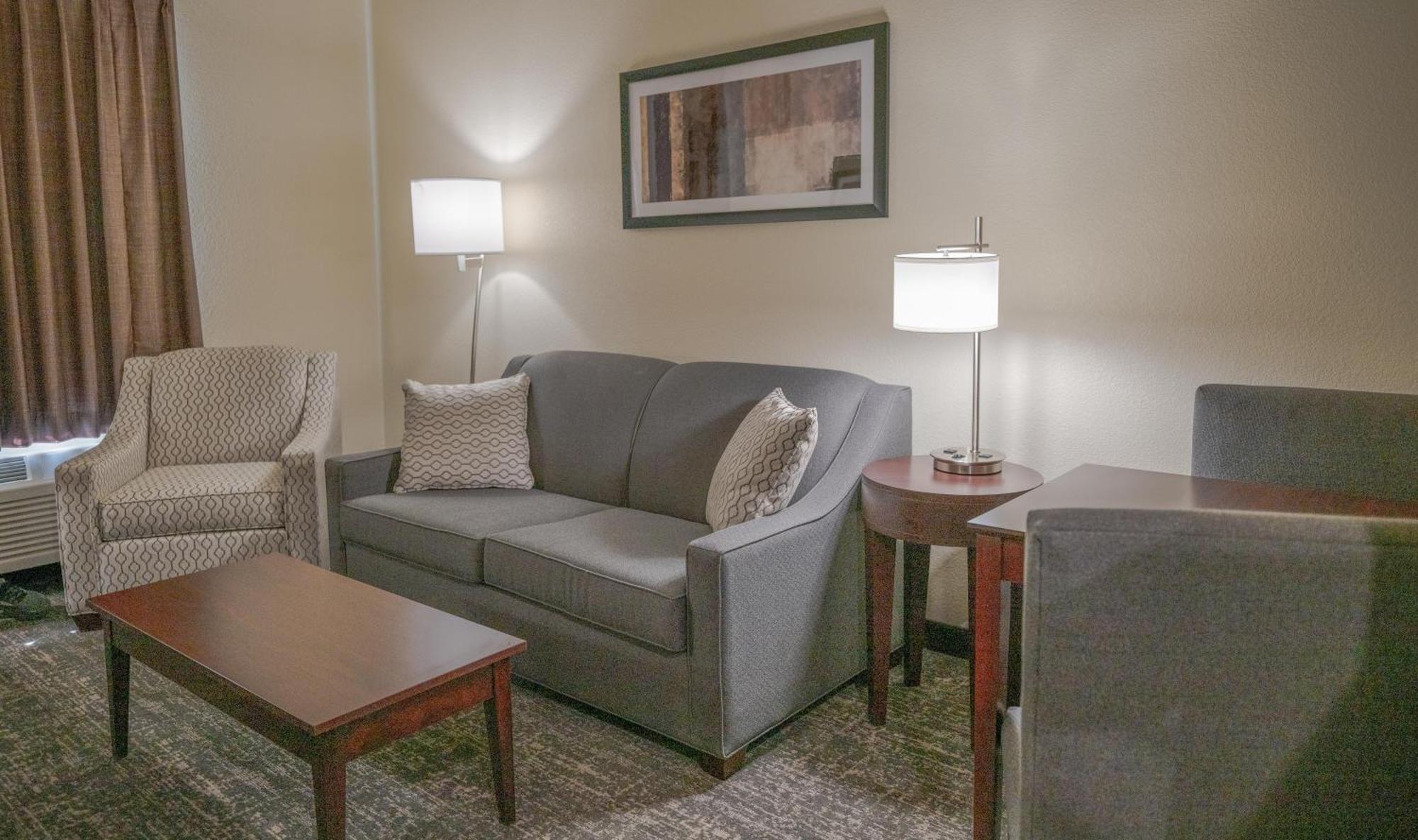 Cobblestone Hotel & Suites - Lamar Bagian luar foto