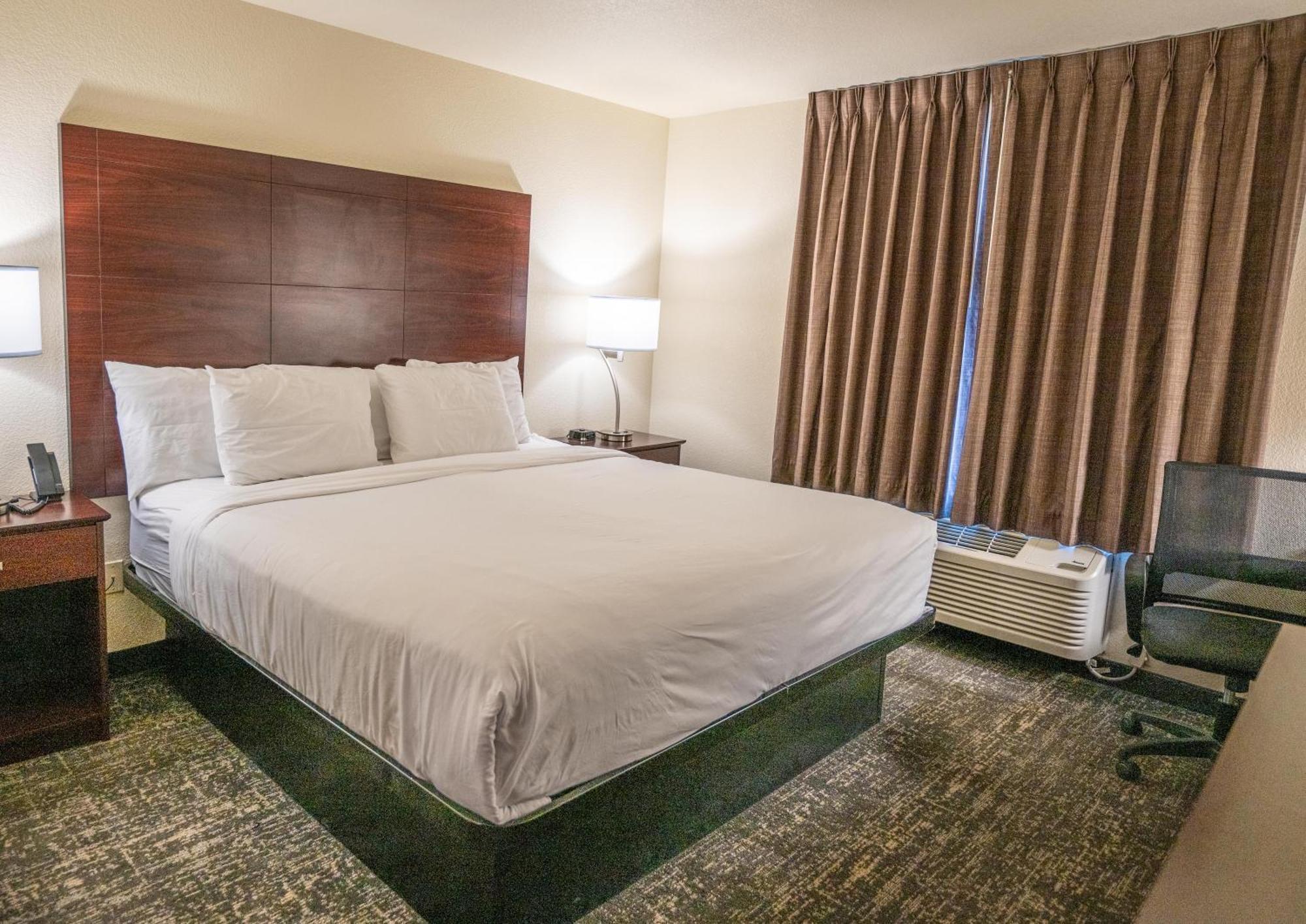 Cobblestone Hotel & Suites - Lamar Bagian luar foto