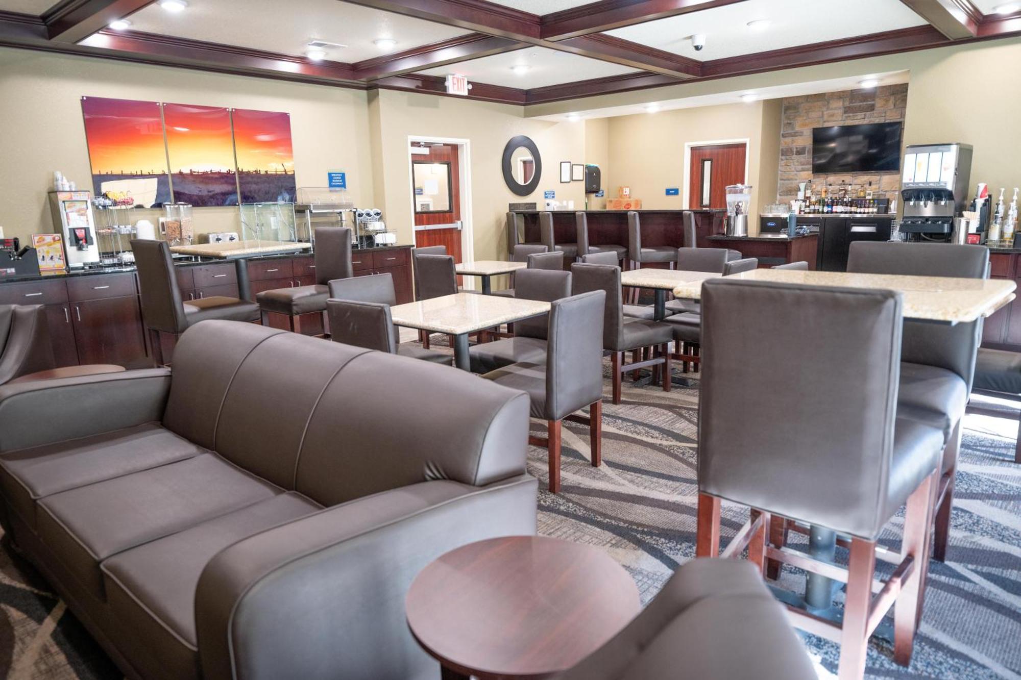 Cobblestone Hotel & Suites - Lamar Bagian luar foto