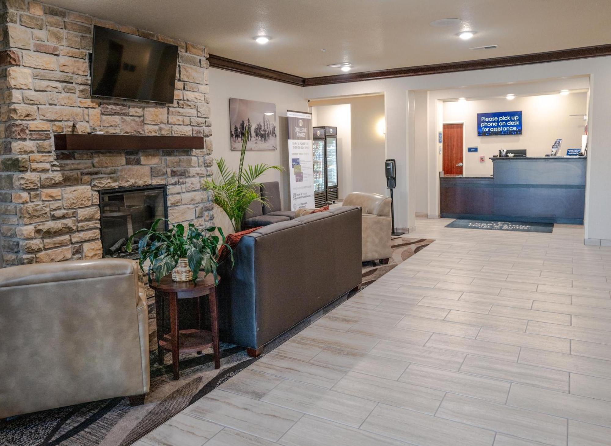Cobblestone Hotel & Suites - Lamar Bagian luar foto