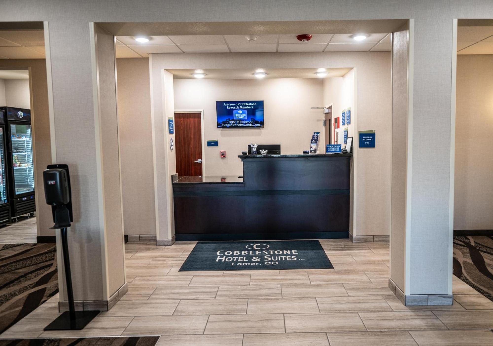 Cobblestone Hotel & Suites - Lamar Bagian luar foto