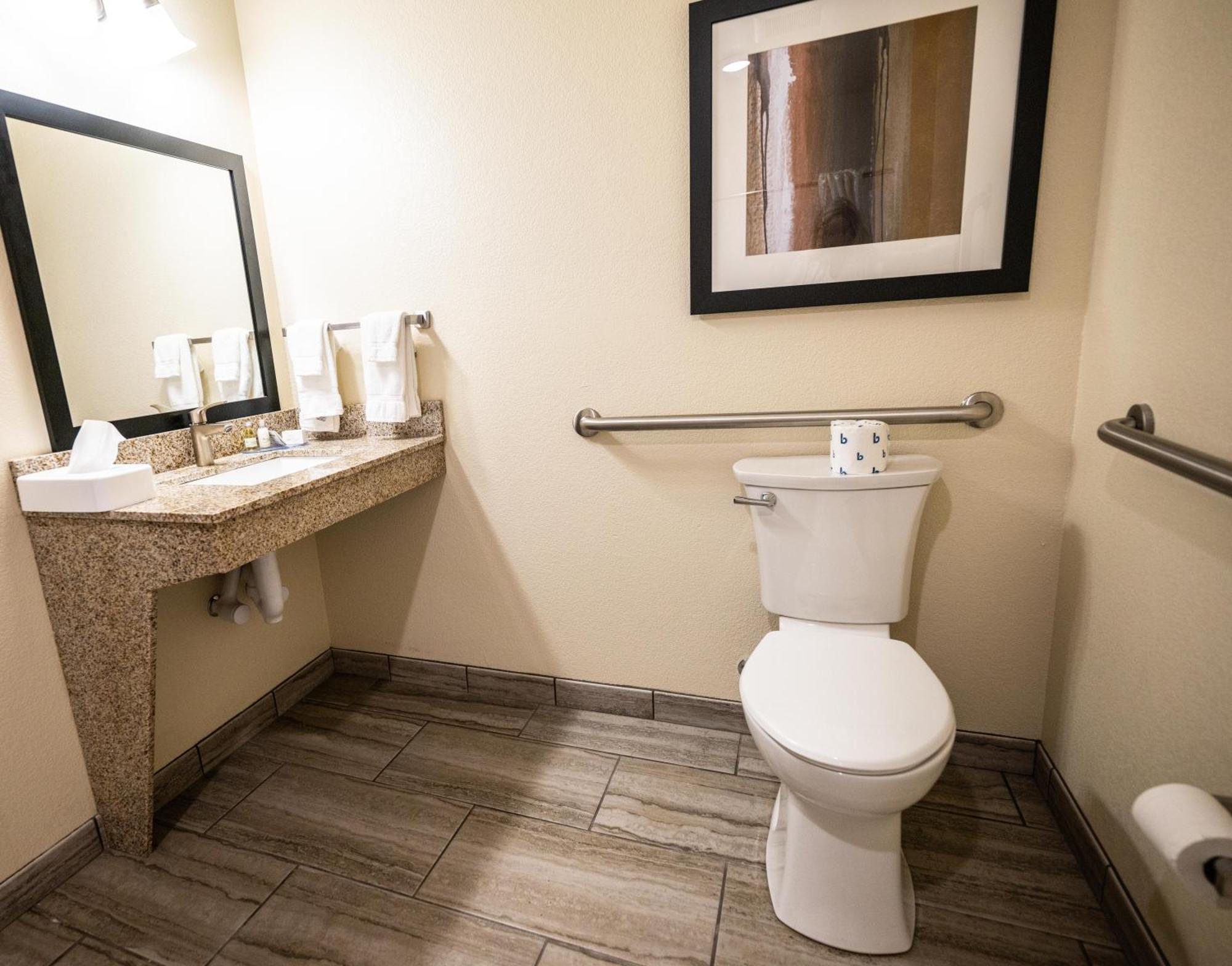 Cobblestone Hotel & Suites - Lamar Bagian luar foto