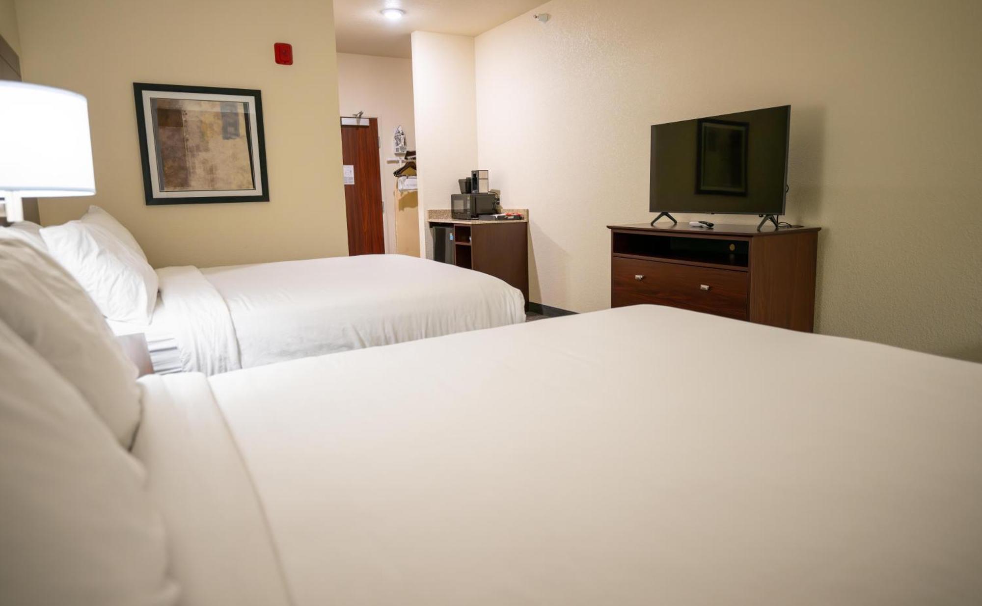 Cobblestone Hotel & Suites - Lamar Bagian luar foto